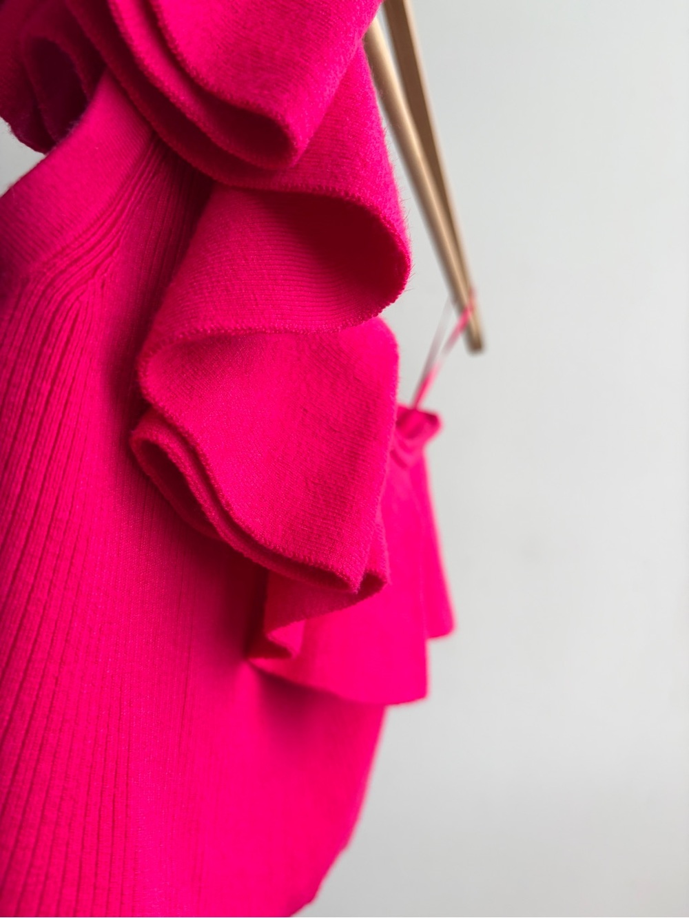 BNWT Express Hot Pink One-Shoulder Ruffle Crop Top - Picture 8 of 11